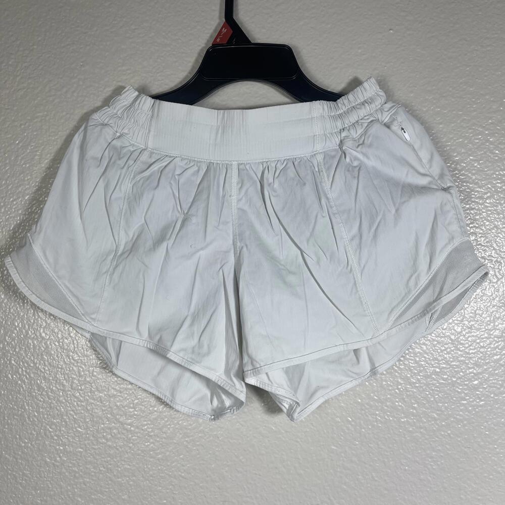 Lululemon Hotty Hot Shorts Womens size 6 White Brief Liner Logo Mid Rise Workout
